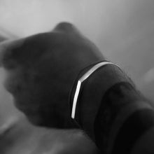 Cargar imagen en el visor de la galería, Brazalete Argenta
